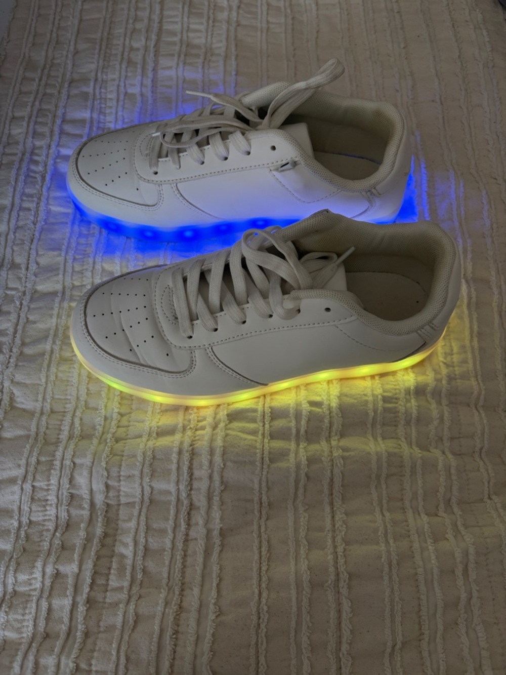 Light up White Women's Sneakers - Picture 3 of 5